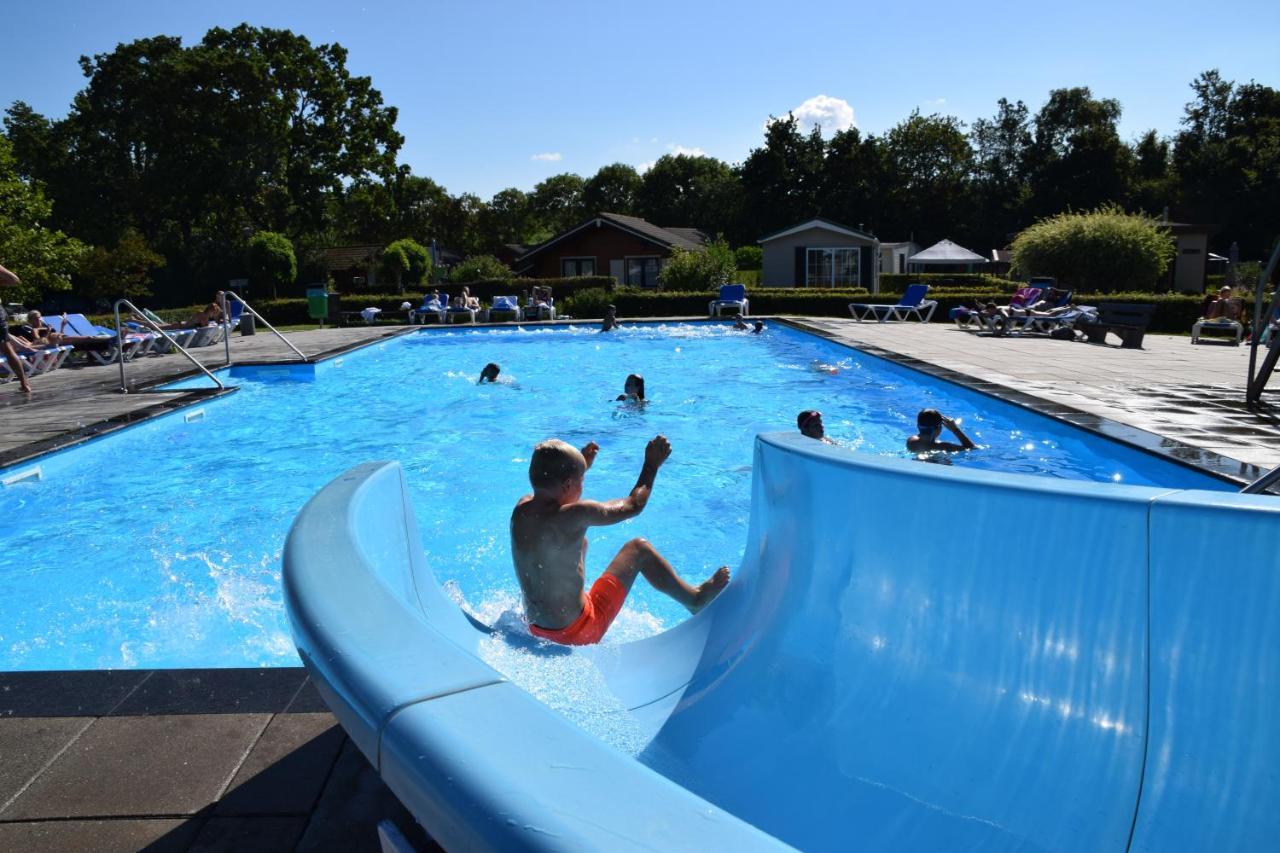 Luxe 5-Persoons Chalet Op Familiecamping Baarland 외부 사진