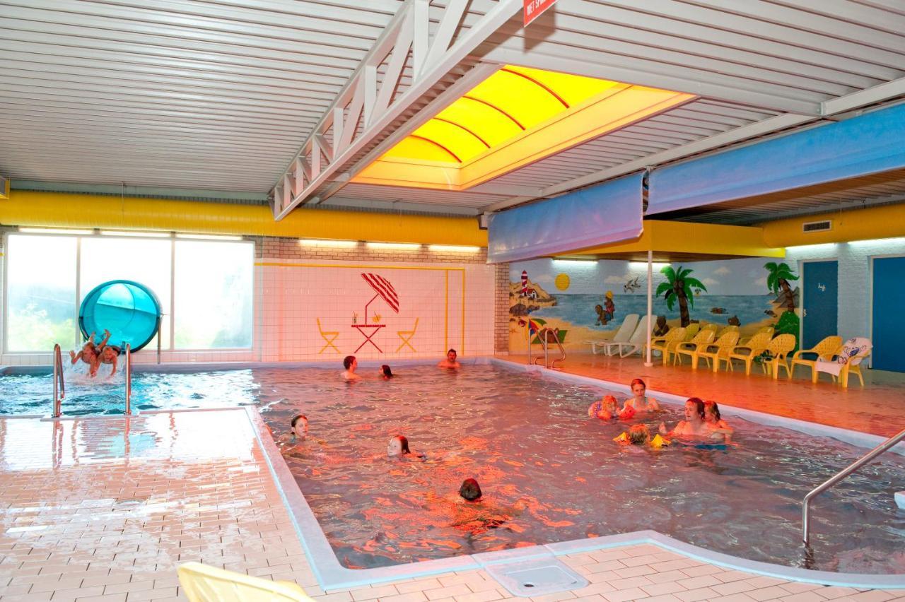 Luxe 5-Persoons Chalet Op Familiecamping Baarland 외부 사진