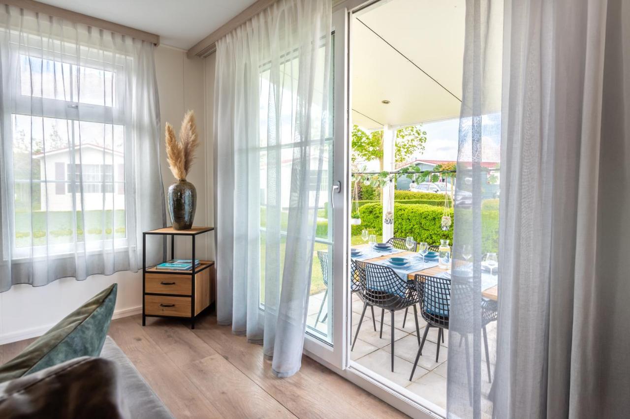 Luxe 5-Persoons Chalet Op Familiecamping Baarland 외부 사진